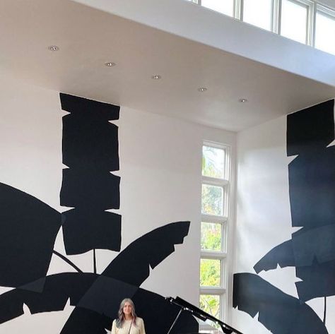 Natalie Papier on Instagram: "Collaborations with artists are my absolute favorite.  @liz_kamarul completely knocked these 14 foot ceilings out of the park in this absolutely gorgeous, light filled California home.  I can’t thank @amandasonneborn enough for being the kind of design client who truly values and appreciates art. 

Thank you for letting us do our thing, Amanda.  You have no idea how refreshing that is.  You are an awesome client and amazing human. 

Liz, you’re my my people.  Thank you for everything.  You are truly beautiful inside and out. 💛" Liz Kamarul, Larger Than Life, Throw Back, Beautiful Inside And Out, Mural Wall Art, California Homes, Much Needed, Take Me Home, High Contrast