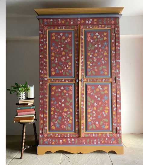 Painted Pine Wardrobe, Painted Wardrobes, Folk Art Furniture, Wild Daisies, Pine Wardrobe, Folk Art Vintage, Painted Wardrobe, Vintage Bookshelf, Unique Furniture Design