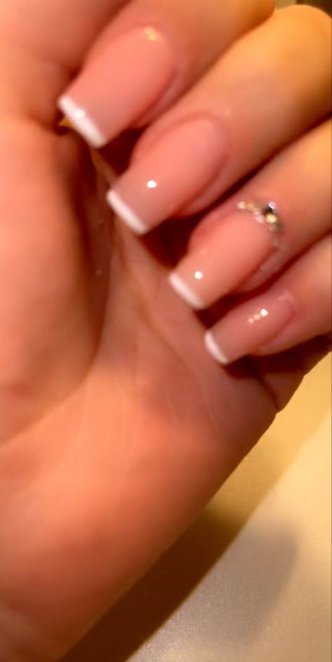 Short Nails White Tip, Gel Nails Short Nails, Short Nails White, Nails White Tip, Nude Gel Nails, Gel Nails Short, Trending Nail Colors, Nail Colors And Designs, Nails With Gel