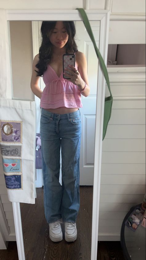 Pink Casual Outfit Aesthetic, Cute Top Jeans Outfit, Outfit With Pink Tank Top, Jeans With Cute Tops, Outfits With Pink Tank Tops, Girly Fits Aesthetic, Pink Top Jeans Outfit, Cute Tops Outfits, Pink Outfit Inspo Casual