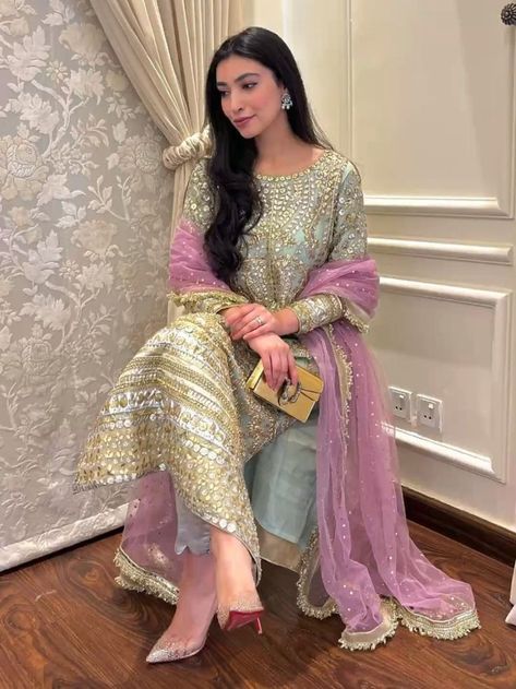 Dresses For Sister Engagement, Barat Dresses Pakistani, Barat Dresses Pakistani For Sisters, Vmas Red Carpet Outfit, Sister Engagement, Mayon Dresses, Boho Chic Style Outfits, Vmas Red Carpet, Frock And Frill