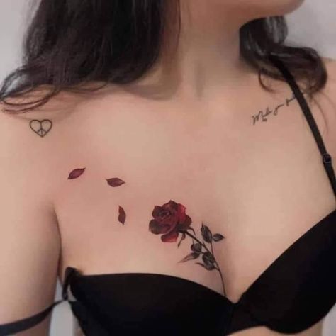 Tato Minimal, Tato Henna, Rose Tattoos For Women, Inspiration Tattoos, Chest Tattoos For Women, Ink Inspiration, Tatuaje A Color, Tattoo Women, Rose Tattoo Design