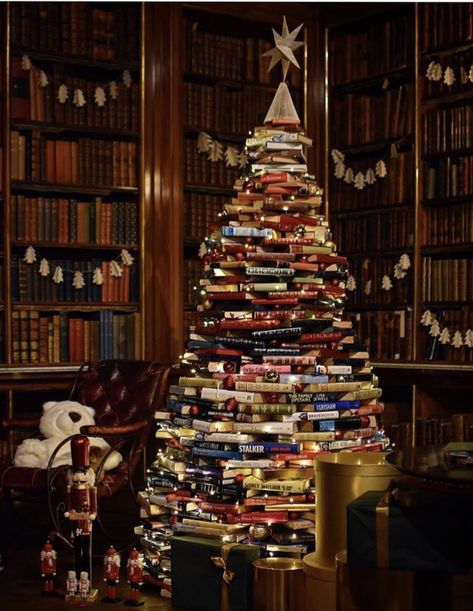 Book Christmas Tree, Future Christmas, E Aesthetic, Winter Arc, Reading Is Fundamental, Book Christmas, Christmas Tree Art, Home Library Design, Book Cafe