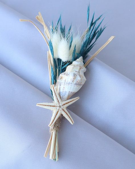 Beach Wedding Corsage, Diy Beach Wedding Bouquet, Beachy Boutonniere, Beach Wedding Ideas Dresses, Beach Wedding Bouquet Ideas, Beach Boutonniere, Seashell Boutonniere, Beach Wedding Flowers Bouquet, Ocean Themed Wedding