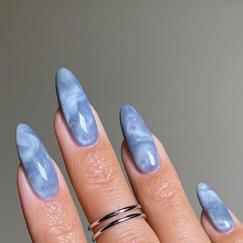 Winter Marble Nail Designs, Marble Nails Aesthetic, Fun Easy Nail Designs, Navy Marble Nails, Subtle Nail Ideas, Gloomy Nails, Dark Blue Marble Nails, Nails That Match With Everything, Stormy Nails