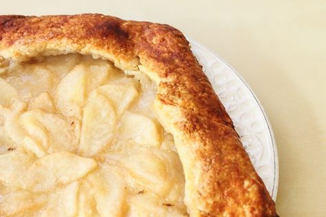 How to Make an Impressive Pear Galette Gallette Recipe French, Pear Galette, Galette Recipes, Mardi Gras King Cake, Galette Recipe, Puff Pastry Dough, European Cuisine, French Pastry, French Dishes