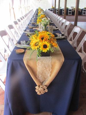 Chic Wedding Centerpiece Decoration Ideas with Sunflowers Burlap Wedding Table, Wedding Party List, Sunflower Wedding Decorations, Sunflower Centerpieces, Sunflower Themed Wedding, Blue Tablecloth, Western Wedding Dresses, Wedding Floral Centerpieces, Wedding Colors Blue