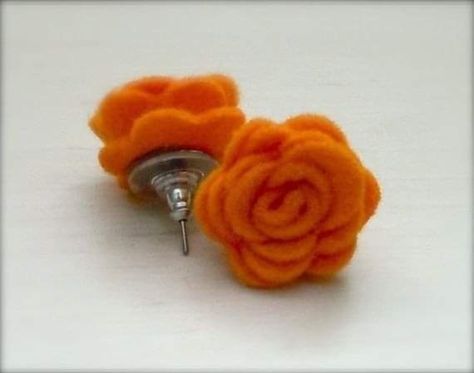 Cercei Din Lut Polimeric, Felt Earrings, Flower Felt, Felted Earrings, Diy Sewing Gifts, Fiber Art Jewelry, Orange Jewelry, Felt Necklace, Felt Beads