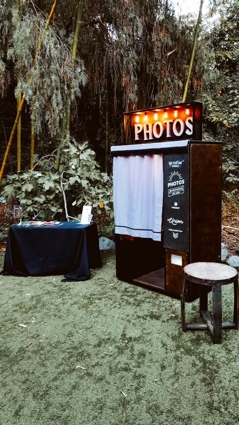 Vintage style photo booth rental San Diego | Los Angeles | Palm Springs | Orange county Kenwood photo booth for rental and purchase by Union Booth Diy Vintage Photo Booth, Old Time Photo Booth, Photos Booth Ideas, Photo Booth Set Up Ideas, Photobooth At Wedding, Vintage Photo Booth Wedding, Photo Booth Rental Business, Diy Photo Booth Wedding, At Home Photo Booth