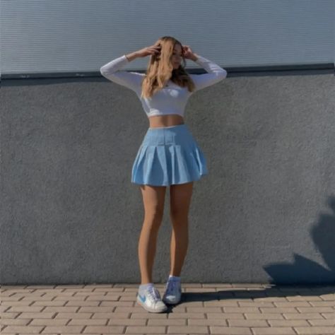 aesthetic blonde girl, blue white outfit, photo inspiration Light Blue Tennis Skirt, Light Blue Tennis Skirt Outfit, Blue Athletic Skirt Outfit, Short Blue Skirt Outfit, White Skater Skirt Outfit, Blue Tennis Skirt Outfit, Tennis Skirt Outfit Aesthetic, Athletic Skirt Outfit, Blue Skirt Outfit