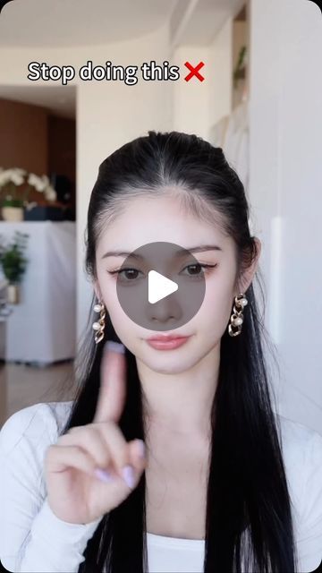 Tips for Busy Mums & Dads on Instagram: "Posted @withregram • @mannixuefiona Try this hack for half up half down hairstyle!  You will love it 💕🫶🏻  #hairtutorial #hairfashion #hairhacks" How To Half Ponytail, Half Up Half Down Hairstyles Tutorial, Half Up Asian Hair, How To Half Up Ponytail, Half Ponies Hairstyles, Half High Ponytail Tutorial, Half Pony Tailed Hairstyle, Half Up Half Down Straight Hairstyles, How To Make Half Ponytail