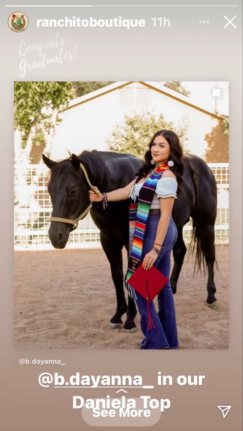 Mexican Senior Pictures Outfits, Graduation Pictures With Horses, Horse Graduation Pictures, Senior Picture Ideas Mexican, Mexican Graduation Pictures, Mexican Senior Pictures, Latina Graduation Pictures, Western Graduation Pictures, Western Photo Shoots