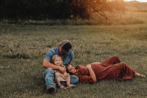 Family of 3 maternity picture ideas Maternity Photography With Family Of 4, Family Of 7 Maternity Pictures, Maternity Photoshoot With Sibling, October Maternity Pictures Family, Maternity Pictures Family Of 3, Maternity Family Poses, Maternity Family Of 3, Family Of 3 Maternity Pictures Fall, Maternity Photo Shoot Ideas Family Of 3