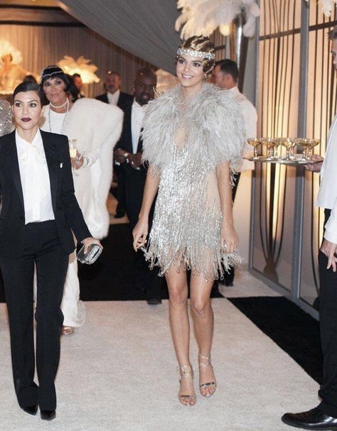 Kardashian 1920s Party, New Years Eve Gatsby Party, 20s Gatsby Outfit, Gabsty Party Outfits, Great Gaspy Outfit, Great Gatsby Couple Costume, Roaring Twenties Party Outfit, 20s Outfits Women, Great Gatsby Party Outfit Men