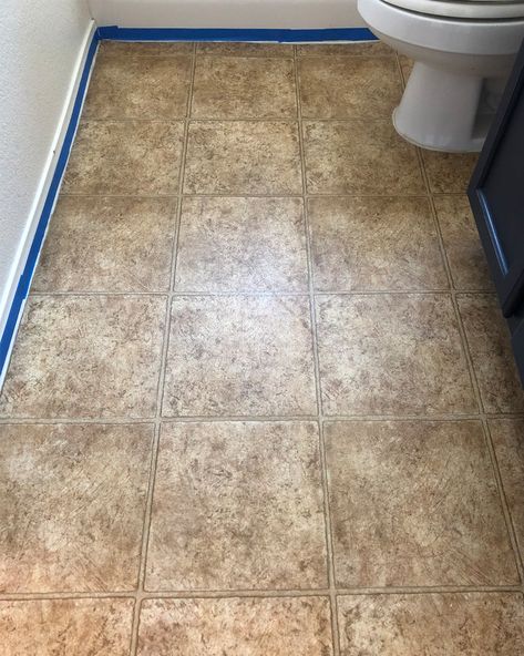 Bathroom Makeover Part 2--Chalk Painted Linoleum Floors — BB FRÖSCH Painting Linoleum, Painted Linoleum, Clean Linoleum Floors, Kitchen Flip, Painting Linoleum Floors, Painted Bathroom Floors, Bathroom Flooring Options, Paint Linoleum, Diy Painted Floors