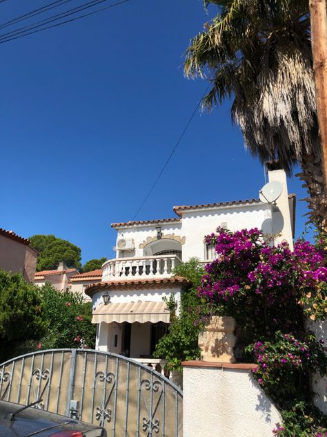 Spain Home Aesthetic, Houses In Spain Madrid, Beach House Spain, Spain House Aesthetic, Spain Aesthetics Alicante, Apartments In Spain, Villa In Spain, Spain Lifestyle Aesthetic, Living In Spain Aesthetic