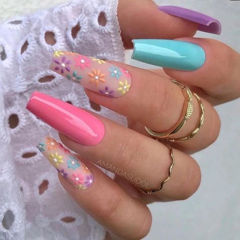 Nails Bright, May Nails, Spring Acrylic Nails, Daisy Nails, Nails Aesthetic, Aesthetic Spring, Acrylic Nails Coffin Short, Summer Acrylic Nails, Nail Designs Spring