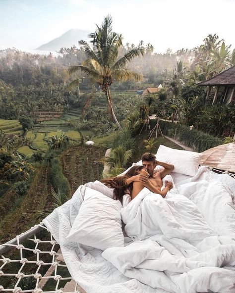 House Photoshoot, Winter Honeymoon, Adventure Picture, Honeymoon Pictures, Bali Honeymoon, Honeymoon Locations, Honeymoon Places, Best Honeymoon Destinations, Dream Honeymoon