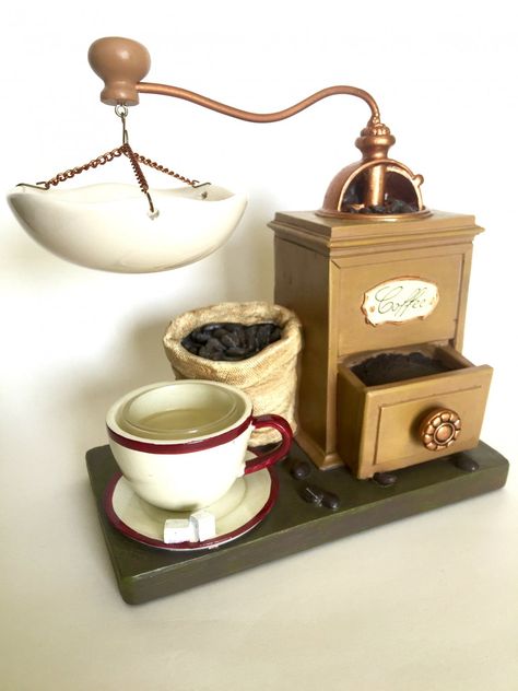 Yankee+Candle+Coffee+Grinder+Wax+Melts+Warmer+Hanging+Tart+Burner+Cafe+Classic+Home+Decor Candle Hanging, Candle Crown, Yankee Candle Fall, Coffee Theme Kitchen, Tart Burner, Antique Coffee Grinder, Tart Warmer, Candle Tart, Yankee Candles