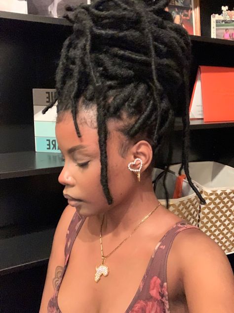 Jumbo Faux Locs Hairstyles, Jumbo Locs, Jumbo Faux Locs, Women Dreads, Locs Aesthetic, Earthy Girl, Loc Inspiration, Twa Hairstyles, Beautiful Dreadlocks