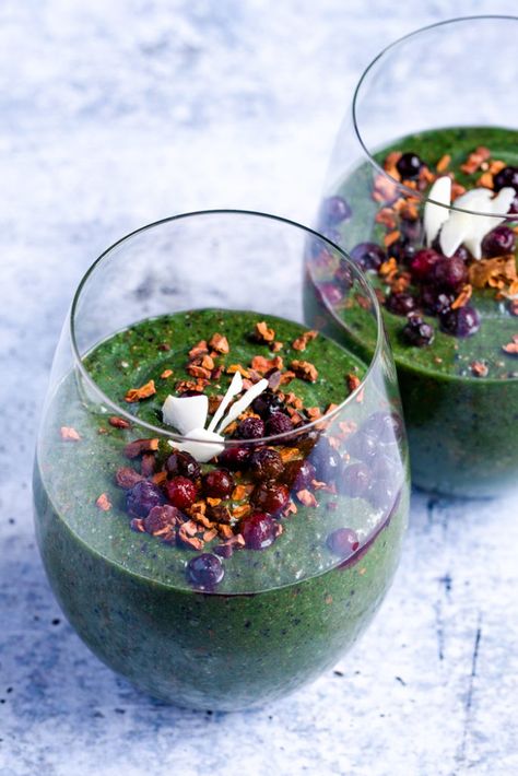 Coconut Manna, Greens Smoothie, Collard Green, Best Green Smoothie, Plant Paradox, Energy Booster, Superfood Smoothie, Green Fruit, Collard Greens