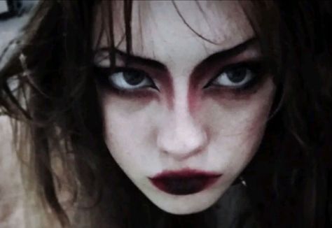 Trad Goth Makeup, Goth Eye Makeup, Funky Makeup, Vampire Bride, Vampire Makeup, Punk Makeup, Alt Makeup, Swag Makeup, Smink Inspiration