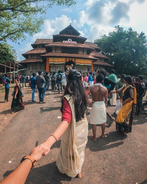 Temple Photography, Instagram Couples, Muslim Couple Photography, Saree Poses, Pre Wedding Poses, Cute Couples Photography, Friend Poses Photography, Couple Picture Poses, Stylish Photo Pose