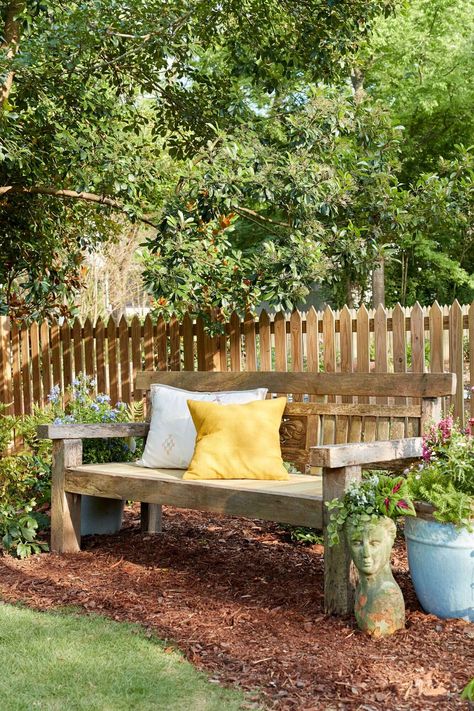 Garden Bench Along Fence in Backyard Backyard Design Ideas Budget, Small Backyard Ideas, Backyard Pools, Garden Wallpaper, Backyard Garden Design, Backyard Fences, Small Backyard Patio, Small Backyard Pools, Budget Backyard