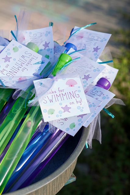 Ariel bubble wands..... they have these at the dollar store. Lila Party, Mermaid Pool Parties, Ariel Birthday Party, Beachy Theme, Ariel Birthday, Birthday Traditions, Mermaid Theme Party, Sea Birthday Party, Mermaid Parties