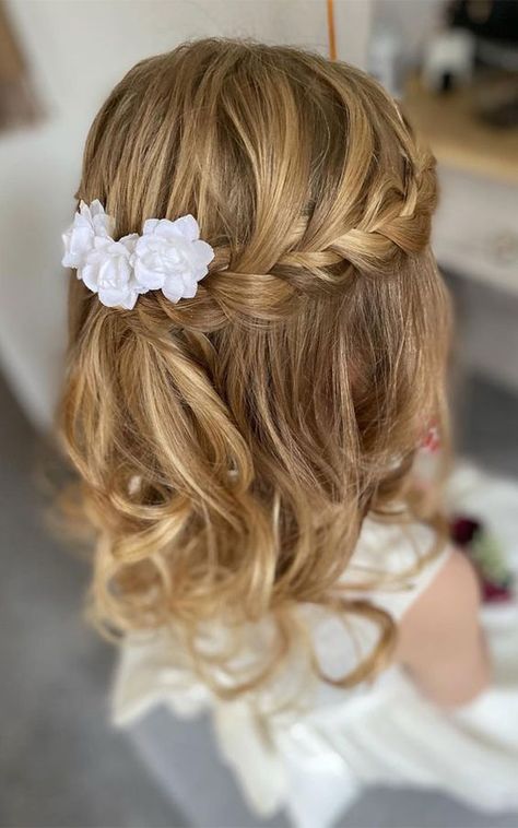 Flowergirl Hairstyle Simple, Short Hair Flower Girl Hairstyles, Short Flower Girl Hair, Half Up Flower Girl Hair, Flower Girl Hairstyles Half Up Half Down, Half Up Half Down Flower Girl Hair, Flower Girl Hair With Flower Crown, Flower Girl Half Up Hairstyles, Flower Girl Hairstyles For Short Hair