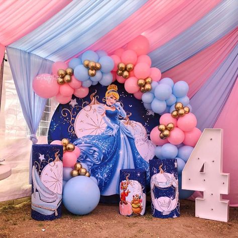 𝐁𝐚𝐥𝐥𝐨𝐨𝐧𝐬 & 𝐏𝐚𝐫𝐭𝐲 𝐃𝐞𝐜𝐨𝐫 on Instagram: “Bibbidi-Bobbidi-Boo 💖 Contact us if you have a vision and we will try our best to bring it to life. . . . #cinderella #cinderellastory…” Cinderella Backdrop Ideas, Cinderella Balloon Decorations, Cinderella Balloon Garland, Cinderella Decorations, Disney Party Decorations, Cardboard Ideas, Girls 3rd Birthday, Cinderella Birthday Party, 3 Birthday