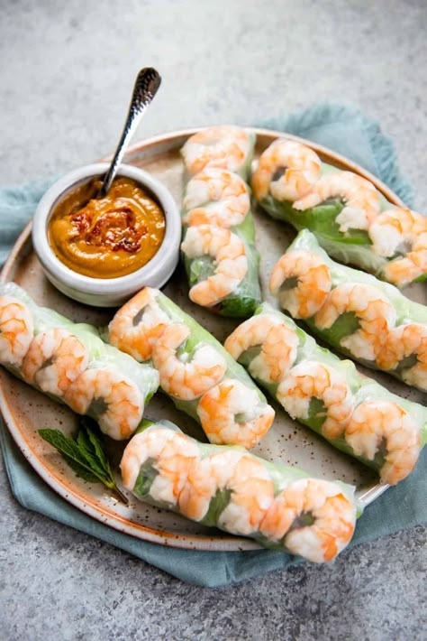 Vietnamese Spring Rolls Recipe, Shrimp Spring Rolls, Vietnamese Spring Rolls, Fresh Spring Rolls, Spring Roll Recipe, Resep Diet, Spring Roll, Makanan Diet, Vegetarian Meals