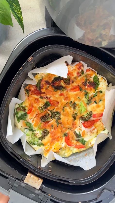 Air Fryer Frittata — Emma Claire Nutrition Air Fryer Egg Breakfast Recipes, Air Fryed Eggs, Airfryer Egg Frittata, Quiche Recipes Air Fryer, Air Fryer Frittata Parchment Paper, Frittata In Air Fryer, Tortilla Egg Breakfast Air Fryer, Omelette In Air Fryer, Air Fryer Egg Bake