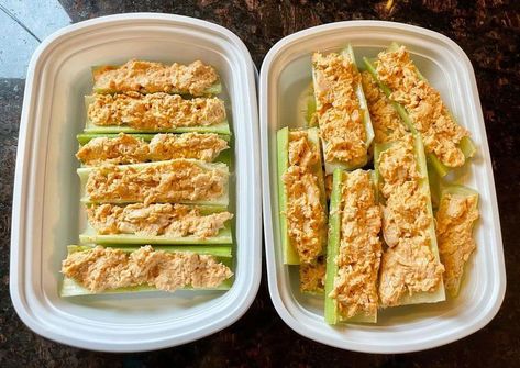 Weight Watchers 2024: Recipes & Tips | Zero point, healthy and delicious Buffalo chicken celery sticks 😍very easy to make and great summer snack 🙌 | Facebook Zero Point Chicken Salad, Buffalo Chicken Celery Sticks, Buffalo Chicken Celery, Chicken Celery, Keto Friendly Fruit, Garlic Bread Pizza, Ww Food, Celery Sticks, Low Carb Meatballs