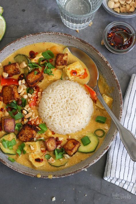 Peanut Butter Tofu Curry, Vegan Peanut Curry, Thai Peanut Tofu, Ayurvedic Breakfast, Vegan Thai Curry, Peanut Tofu, Peanut Curry, Vegan Curry Recipes, Tofu Curry