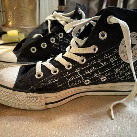 Converse Kurt Cobain Limited Edition Sneaker (Nirvana) Limited Edition Sneakers, Amazing Songs, Kurt Cobain, Nirvana, Converse Shoes, Limited Editions, Converse, Musical, Limited Edition