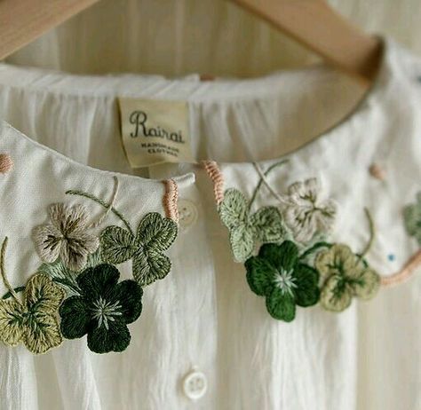 Embroidery Leaf, Embroidered Collars, 자수 디자인, Embroidered Clothes, Embroidery Fashion, Polka Dot Blouse, Embroidery Inspiration, Embroidery And Stitching, Handmade Clothes