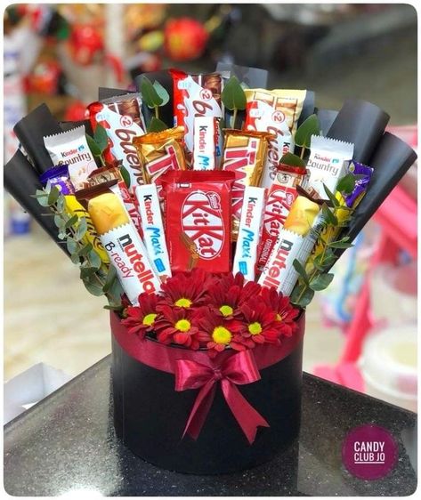 #ValentinesGiftBaskets #ValentinesDayGifts #RomanticGifts #LoveInABasket #GiftsForHer #GiftsForHim #ValentinesDayIdeas #HandmadeValentines #LuxuryGiftBaskets #ChocolateGifts #ValentinesSpecial #SweetGifts #PersonalizedGifts #GiftBasketIdeas #GourmetGifts #ValentinesDay2024 #HeartfeltGifts #ValentinesSurprise #LoveGifts#CoupleGifts Chocolate Bouquet Aesthetic, Valentine Bouquet Ideas, Chocolate Bucket, Snack Tower, Boyfriends Birthday Ideas, Candy Gifts Diy, Valentines Snacks, Food Bouquet, Hamper Gift Basket