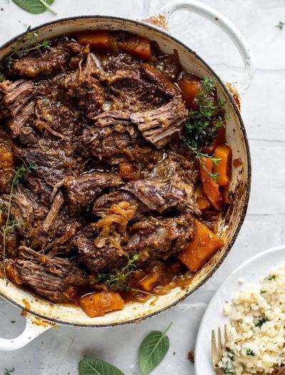 This cider braised pot roast is made with caramelized onions, tender butternut squash and served over brown butter sage cauliflower rice! #aldi #potroast howsweeteats.com Fall Dinner Recipes Make Ahead, Healthy Roast Recipes, Healthy Pot Roast, Fall Comfort Food Recipes, Unique Food Recipes, Cabin Meals, Braised Pot Roast, Best Old Fashioned Recipe, Braised Beef Recipes