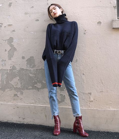 Burgundy Boots Ankle, Turtleneck Sweaters, Boating Outfit, Looks Street Style, Korean Fashion Trends, Womens Turtleneck, Winter Mode, 가을 패션, High Standards