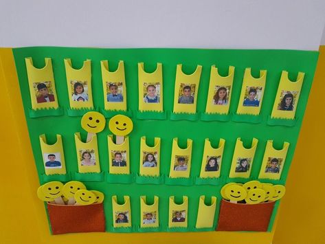 Self Attendance For Kindergarten, Attendance Kindergarten, Preschool Attendance Chart, Attendance Chart, Kites Craft, Kindergarten Classroom Decor, Preschool Classroom Decor, Classroom Birthday, Preschool Arts And Crafts