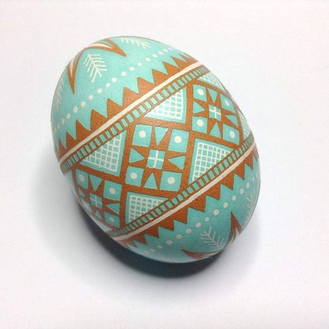 Pysanky Eggs Pattern, Brown Egg, Polish Easter, Ukrainian Eggs, Egg Shell Art, Easter Egg Art, Easter Egg Pattern, Pysanky Eggs, Ukrainian Easter Eggs