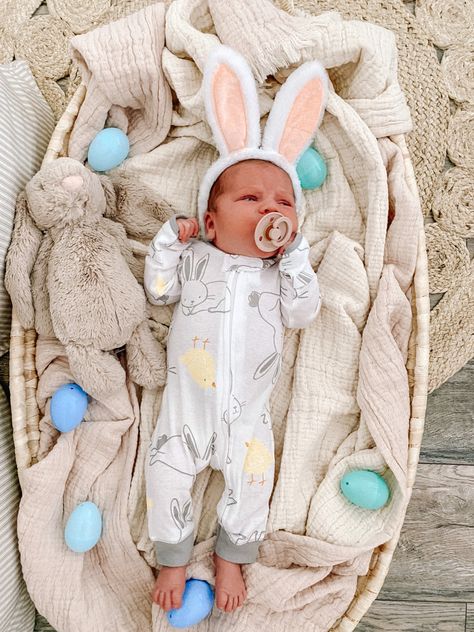 Baby in basket in Easter pajamas photography Easter Photography, One Month Old, Easter Baby, Easter Photos, Baby Easter, Baby Essentials, Toddler Fashion, Future Kids, Baby Photography