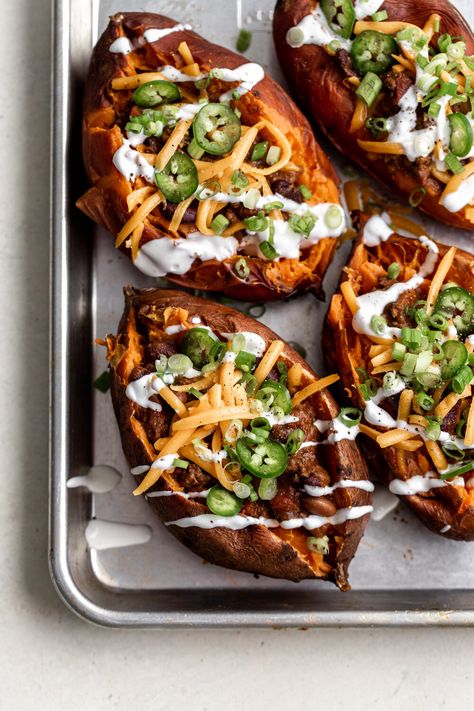 Chili Loaded Baked Sweet Potatoes - Cooking with Cocktail Rings Loaded Baked Sweet Potato Recipes, Baked Sweet Potato Recipes, Loaded Baked Sweet Potato, Dinner Then Dessert, Baked Sweet Potatoes, Loaded Sweet Potato, Loaded Baked Potato, Baked Potato Recipes, Sweet Potato Chili