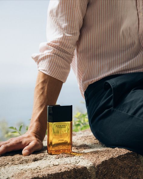 Outdoor Perfume Photography, Fragrances Perfume Men, Fragrance Editorial, Perfume Men, Fragrance Photography, Perfume Photography, Perfume Ad, Perfume Packaging, Men's Fragrance