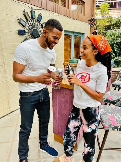 Zoey And Aaron, Zoey Grownish, Grownish Zoey, Grown Ish, Tv Couples, Husband Wife, Podcast, Natural Hair Styles, Actresses