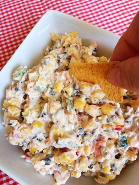 Pool Side Dip Recipes, Pool Side Snacks Summer, Labor Day Snacks Appetizers, Pool Day Appetizers, Best Pool Snacks, Pool Side Snacks For Adults, Labor Day Weekend Food, Pool Side Dip, Side Appetizers