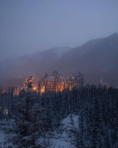 We love cozy nights at the Castle. Who’s dreaming of a mountain getaway? ✨ 📷: @the_ftr_lifestyle #banffsprings #mybanff Castles In Mountains, Castle In Winter, Snowy Castle, Snowy Castle Aesthetic, Castle In Snowy Mountains, Fairmont Banff, Fairmont Banff Springs, Mountain Getaway, Winter Wonder