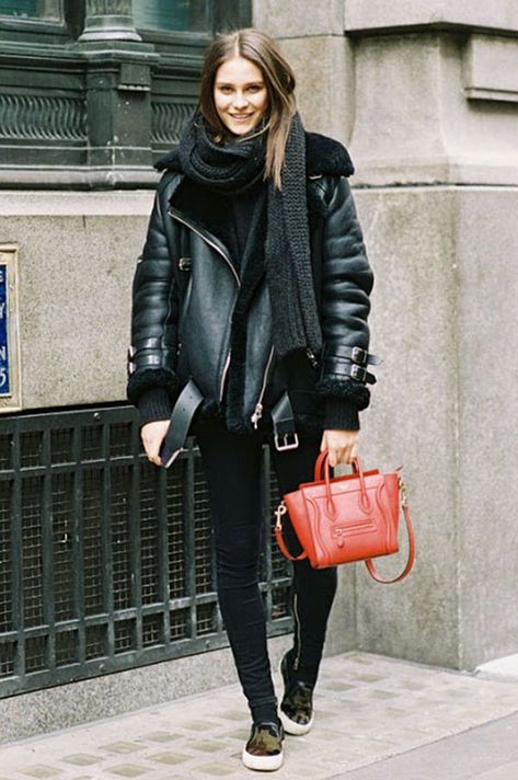 11 Ways to Wear a Shearling Coat This Winter Moto Jacket Street Style, Shearling Jacket Outfit, Parka Outfit, Moto Jacket Outfit, Black Shearling Jacket, Girls Coats, Vanessa Jackman, Black Parka, London Fashion Weeks