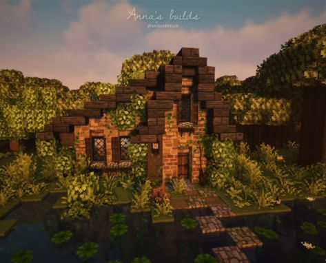 Dark Cottage Minecraft, Small Minecraft Houses Cottages, Witchy Minecraft, Minecraft Witch Cottage, Witchy Minecraft House, Minecraft Witch, Witch Houses, Minecraft Cottagecore, Cottage Minecraft